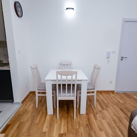 Elegant Escape Podgorica Apartment Exterior photo