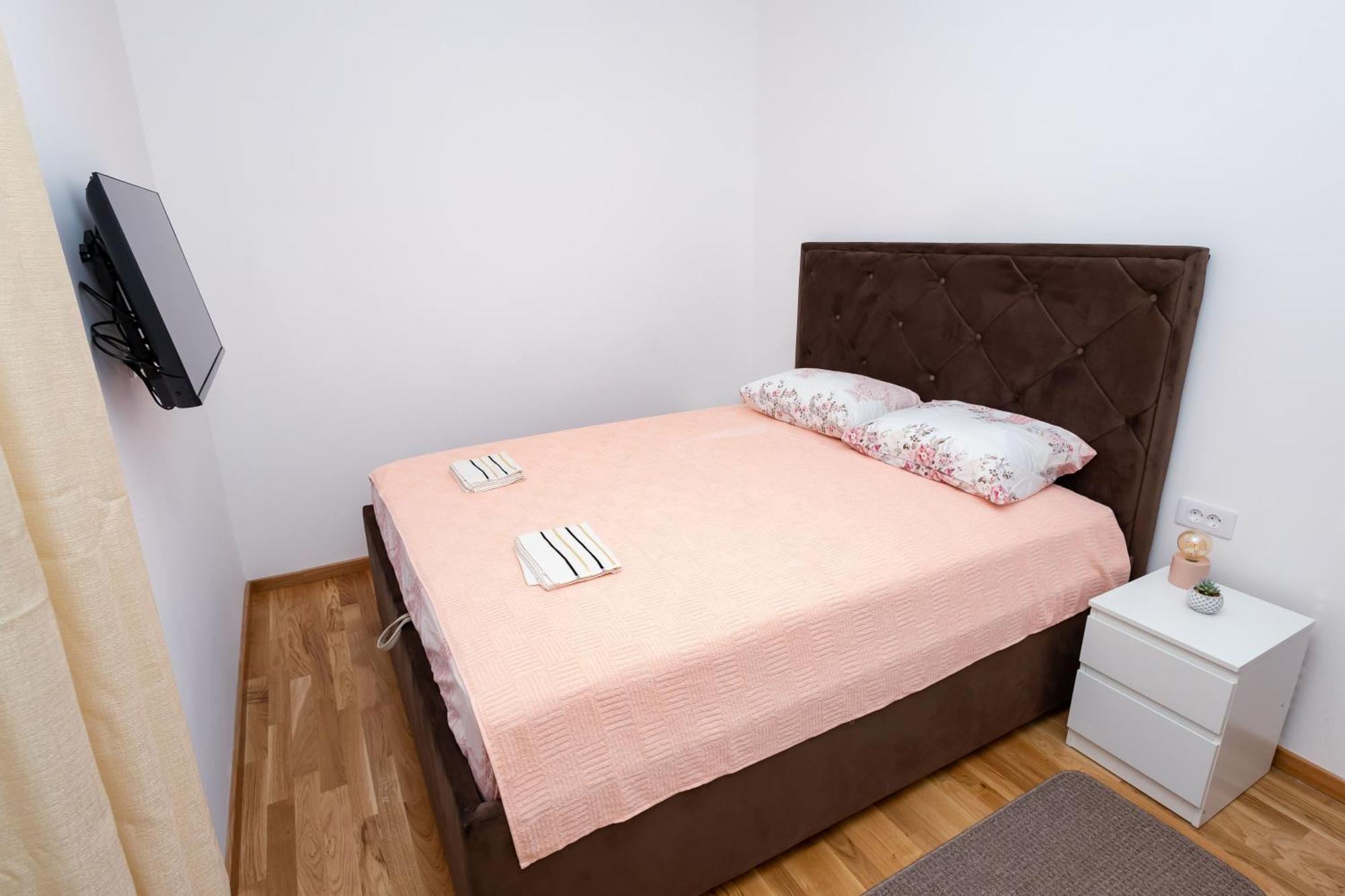 Elegant Escape Podgorica Apartment Exterior photo