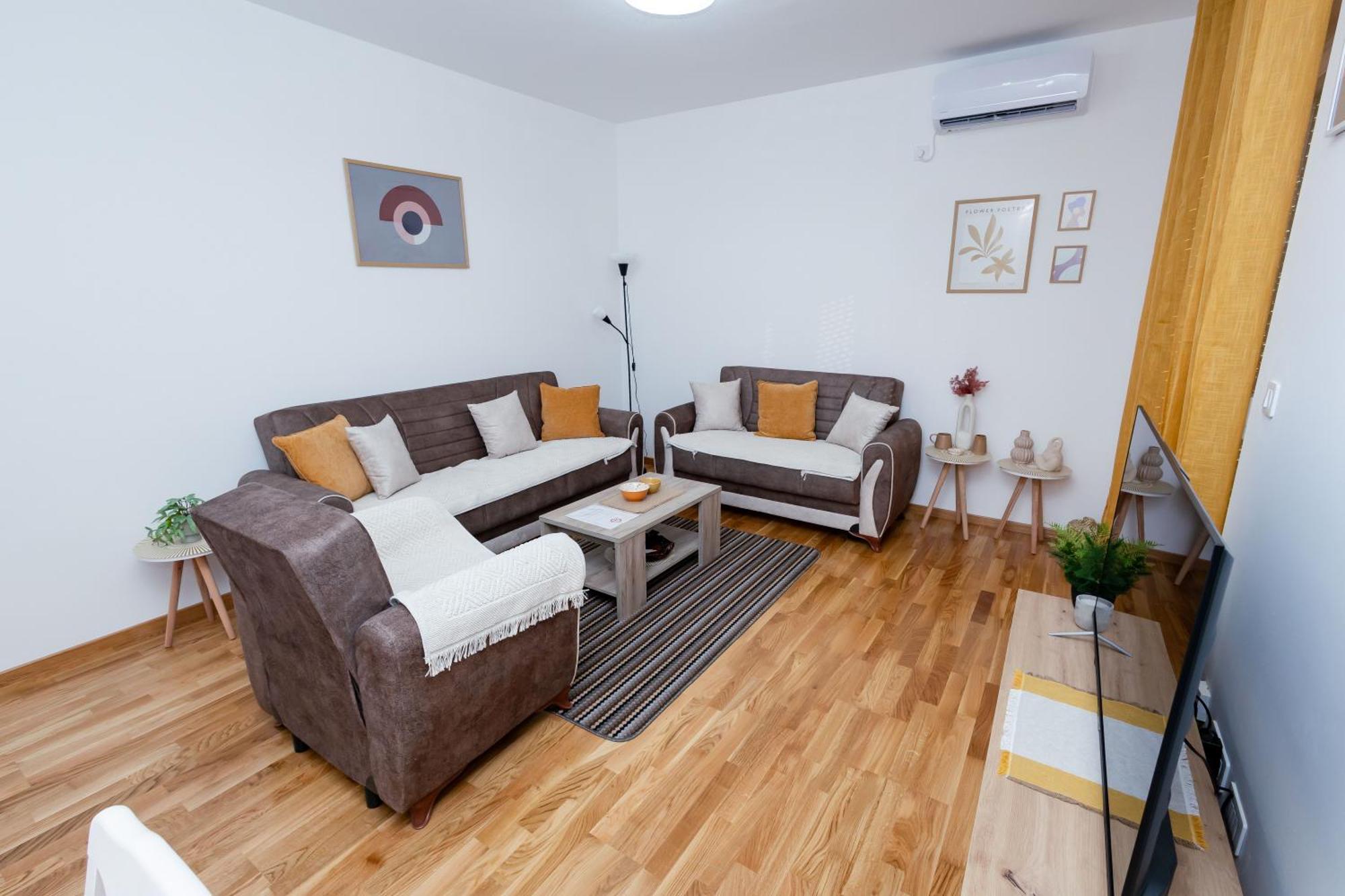 Elegant Escape Podgorica Apartment Exterior photo